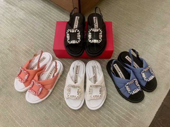 Women  R*oger V*ivier Top Sandals