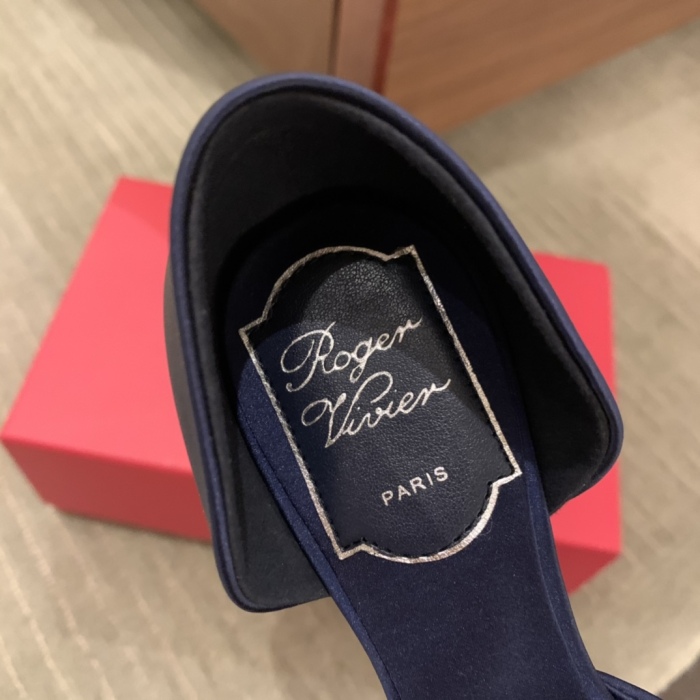 Women  R*oger V*ivier Top Sandals
