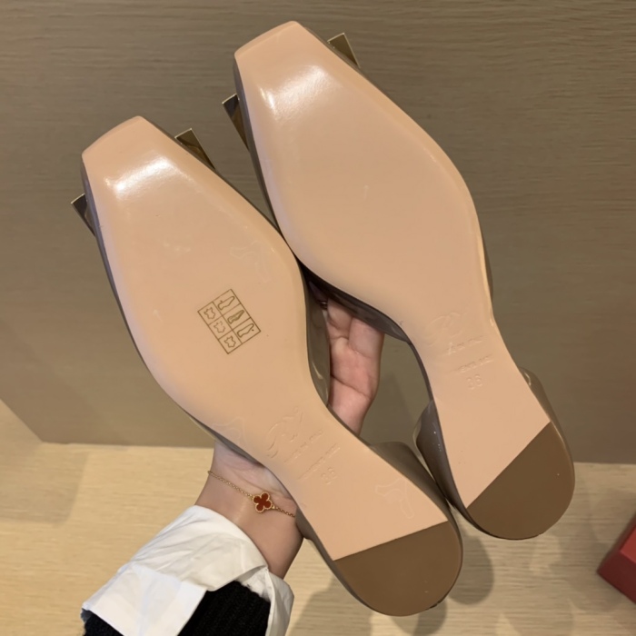 Women  R*oger V*ivier Top Sandals