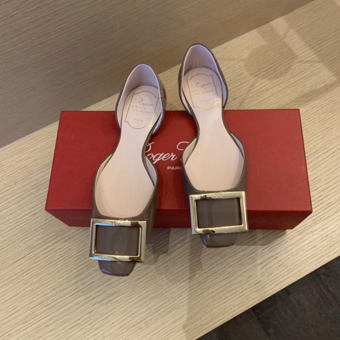 Women  R*oger V*ivier Top Sandals