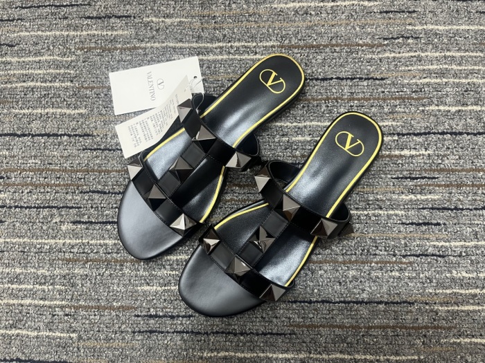 Women V*alentino Top Quality Sandals