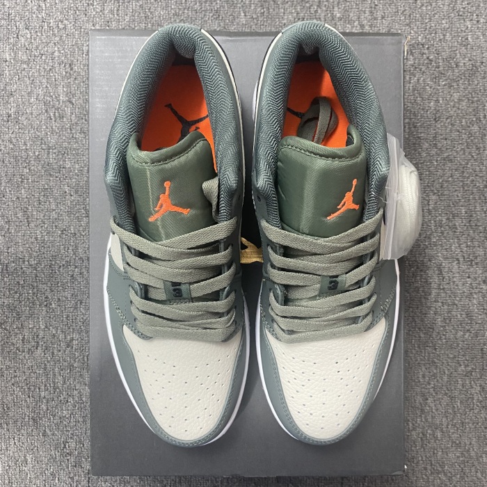 Air Jordan 1 Low 553558  121