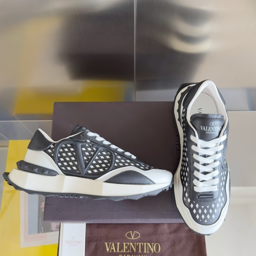 Men  𝑉*𝐴𝐿𝐸𝑁𝑇𝐼𝑁𝑂 Top Sneakers
