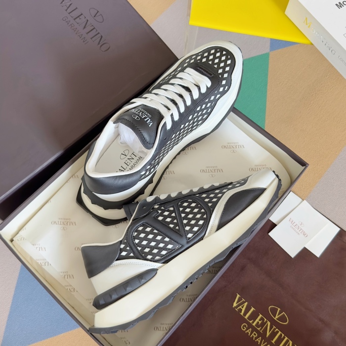 Men  𝑉*𝐴𝐿𝐸𝑁𝑇𝐼𝑁𝑂 Top Sneakers