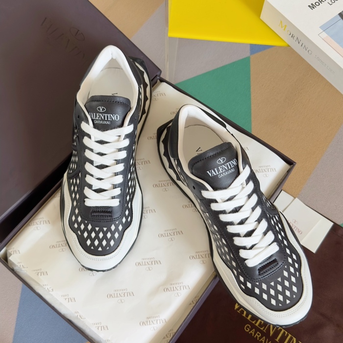 Men  𝑉*𝐴𝐿𝐸𝑁𝑇𝐼𝑁𝑂 Top Sneakers
