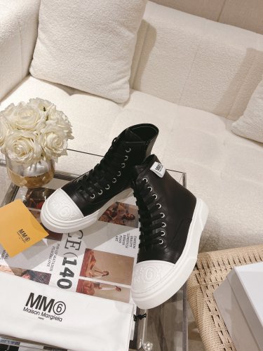 Women M*M6 Top Quality Sneakers