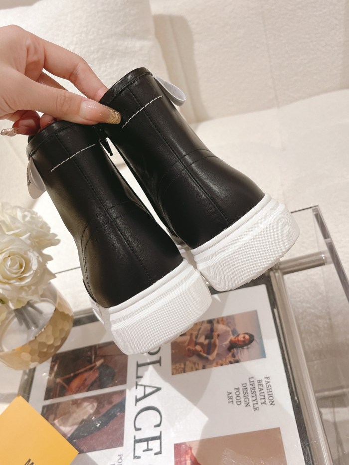 Women M*M6 Top Quality Sneakers