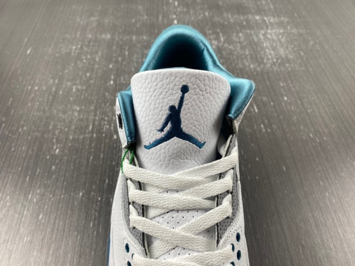 Air Jordan 3 Retro  136064-660