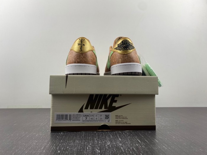 T*ravis S*cott x Air Jordan 1 Low  DM7866 922