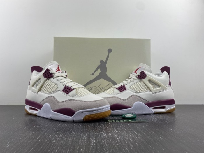 SB x Jordan 4 “Sapphire”  DR5415-102