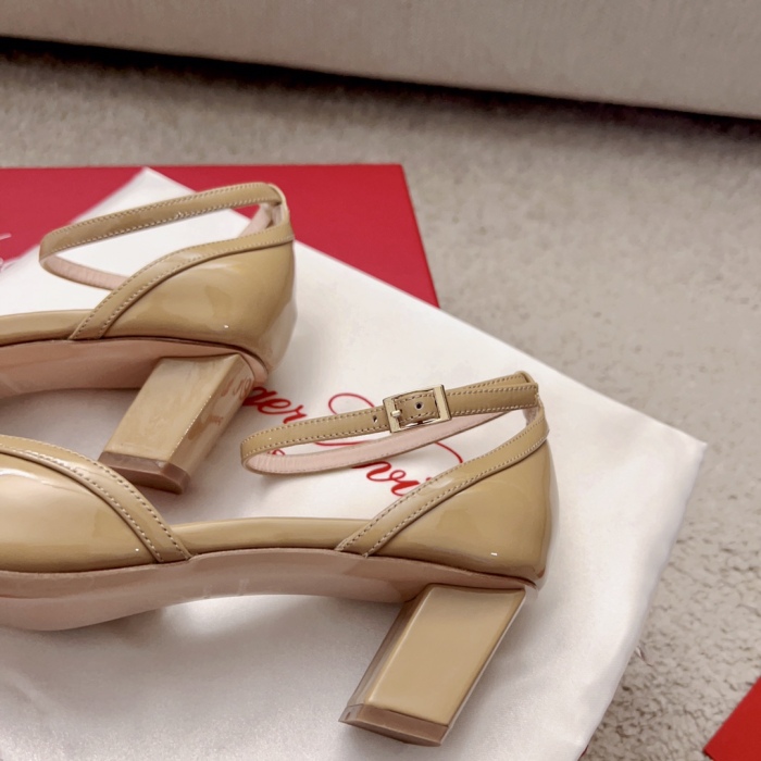 Women  R*oger V*ivier Top Sandals