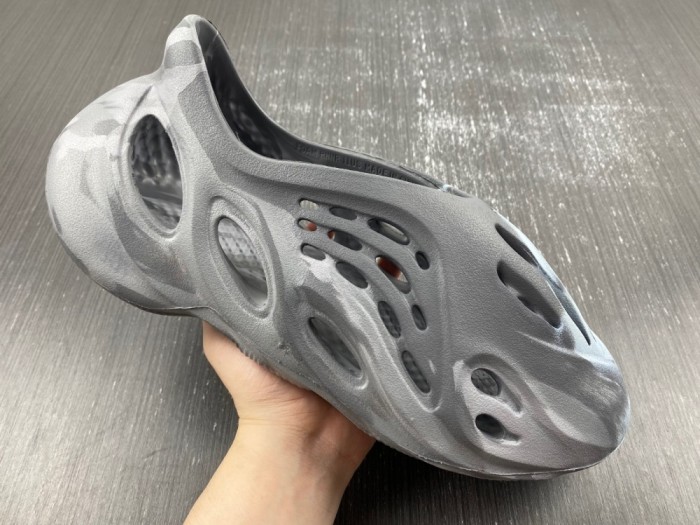 YEEZY  FOAM RUNNER MX  Granite    IE4931