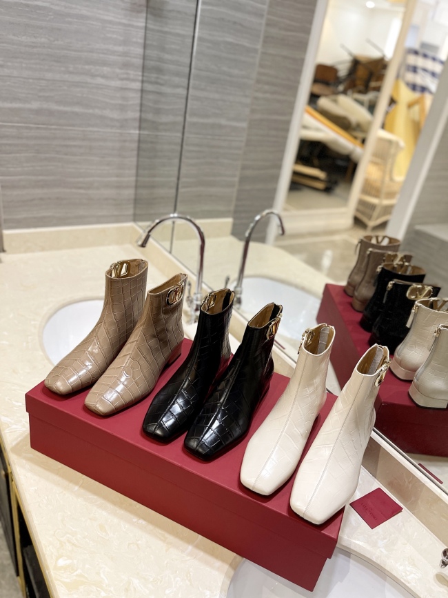 Women V*alentino Top Quality Boots 3CM