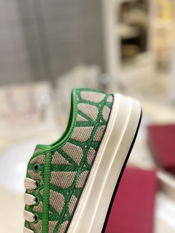 Men Women  𝑉*𝐴𝐿𝐸𝑁𝑇𝐼𝑁𝑂 Top Sneakers