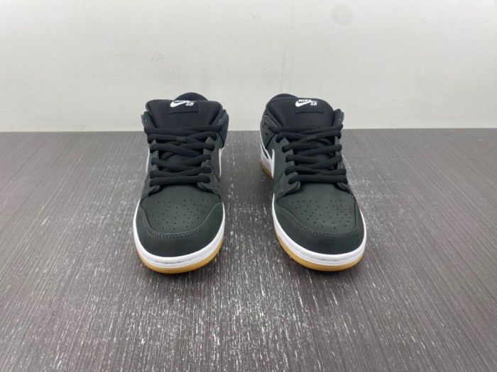 N*ike SB Dunk Low Black Gum  CD2563 006