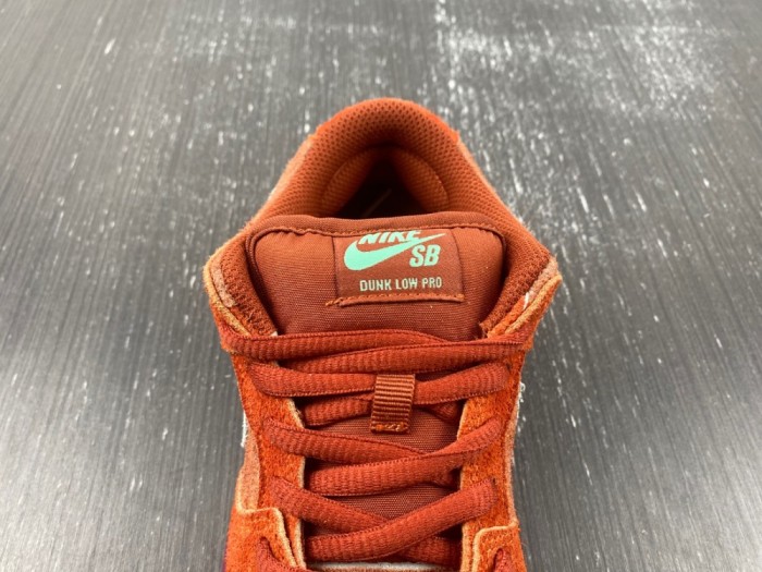 N*ike SB Dunk Low “Mystic Red” DV5429-601