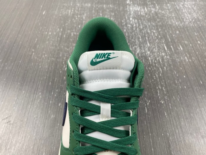 N*ike  S*B D*unk  top quality   Gorge Green  DD1503-300