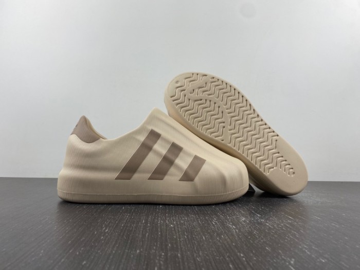 A*didas A*difom S*uperstar HQ4652