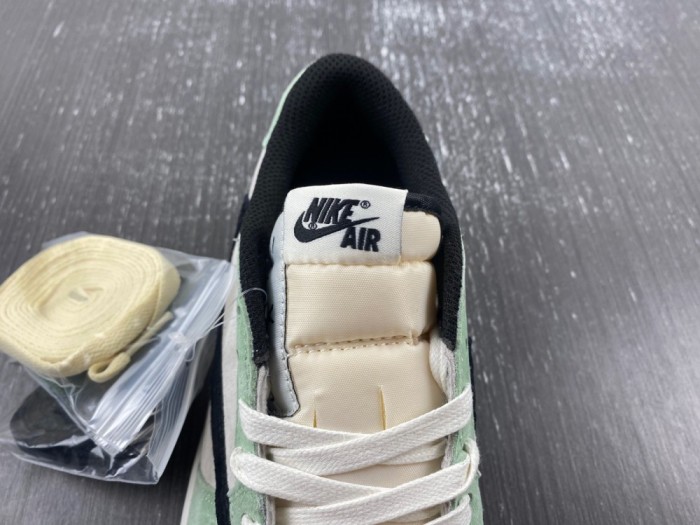 T*ravis S*cott x Air Jordan 1 Low  DM7866 813