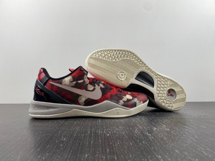 N*IKE  K*obe 8 System  Milk Snake   555035-601