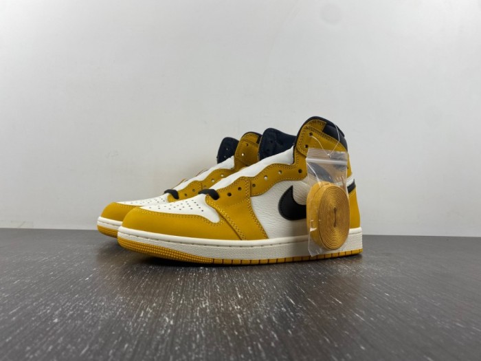 Air Jordan 1 High OG “Yellow Ochre”  DZ5485 701