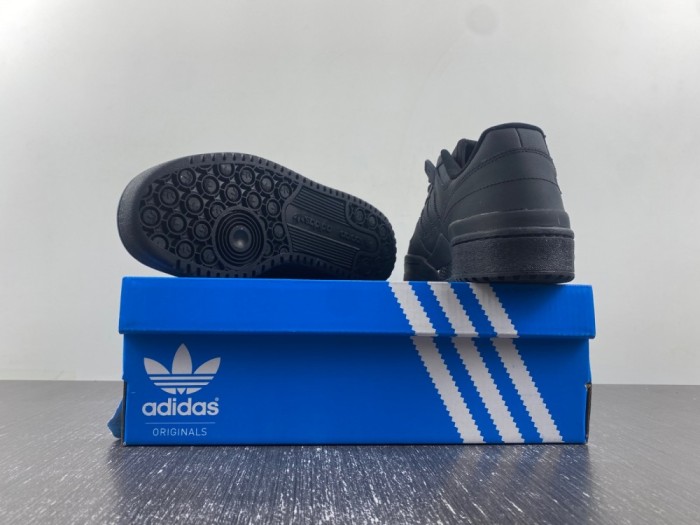 a*didas  FORUM LOW CL