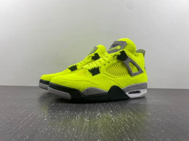 AIR JORDAN 4