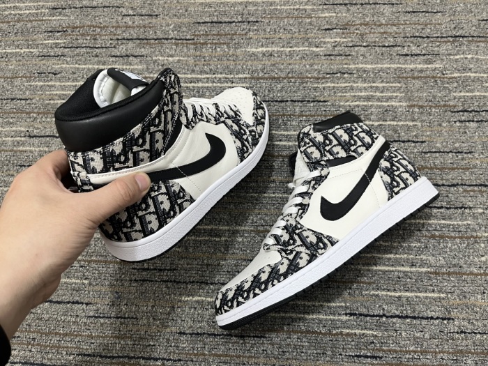 Men  C*hristian D*ior  Sneaker