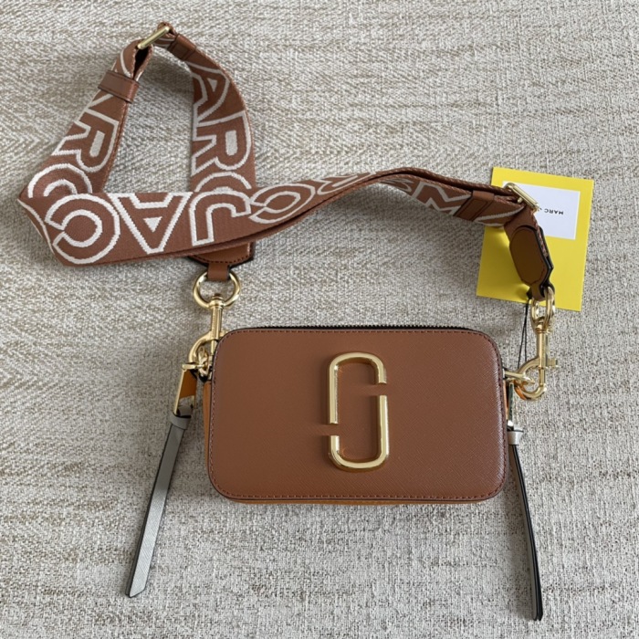M*arc J*acobs Camera bag 18*11*6cm