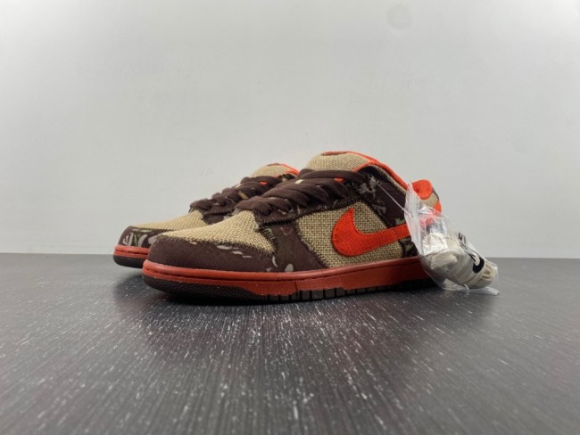 N*ike D*UNK LOW PRO SB 'HUNTER REESE FORBES' 304292-281