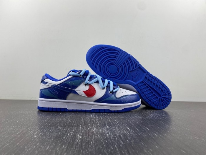 N*ike D*unk Low  FD9064-110