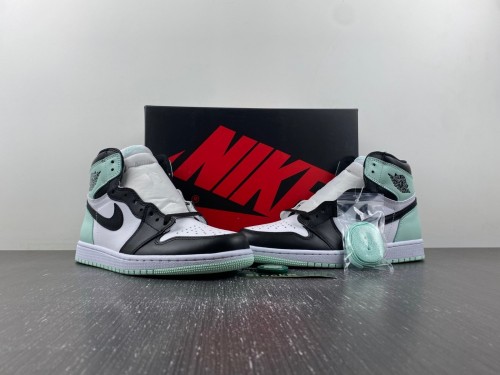 A*IR JOR*DAN 1 RETRO HIGH OG NRG  861428 100