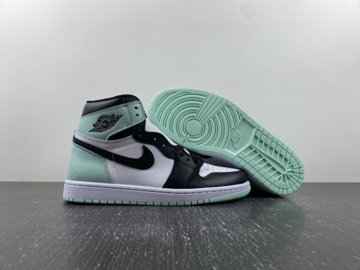 A*IR JOR*DAN 1 RETRO HIGH OG NRG  861428 100