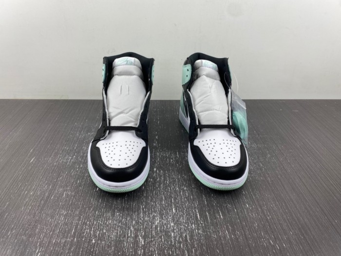 A*IR JOR*DAN 1 RETRO HIGH OG NRG  861428 100