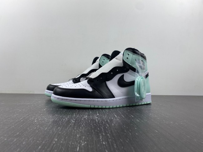 A*IR JOR*DAN 1 RETRO HIGH OG NRG  861428 100