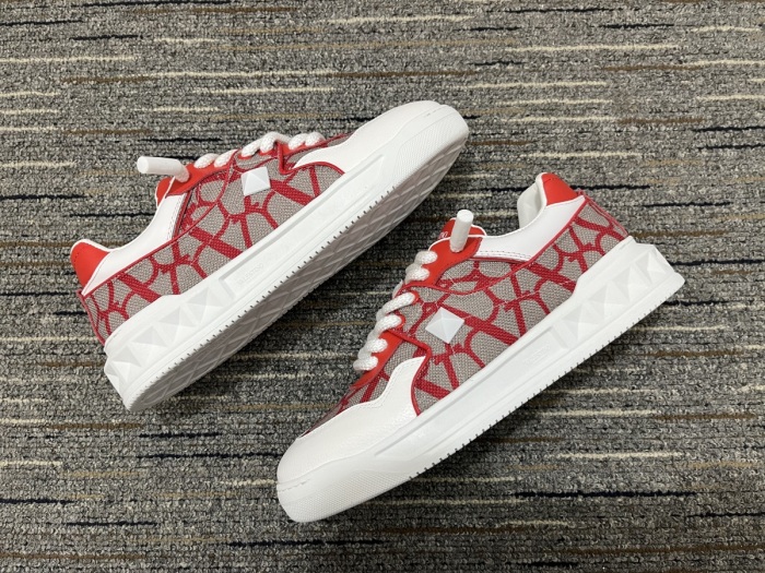 Men Women  𝑉*𝐴𝐿𝐸𝑁𝑇𝐼𝑁𝑂 Top Sneakers