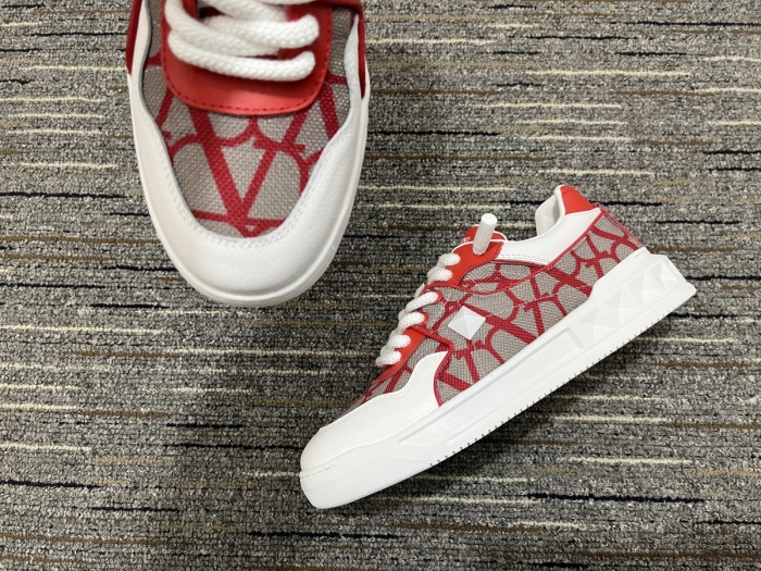 Men Women  𝑉*𝐴𝐿𝐸𝑁𝑇𝐼𝑁𝑂 Top Sneakers