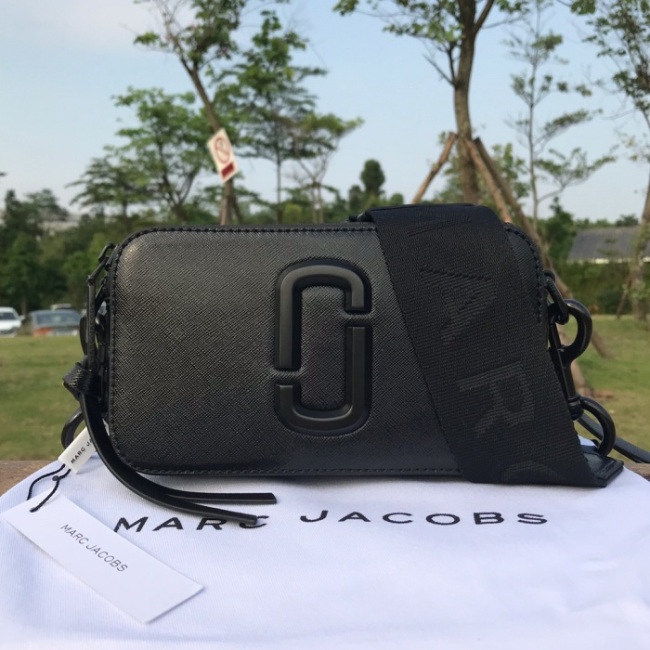 M*arc J*acobs Camera bag 19*12*6cm
