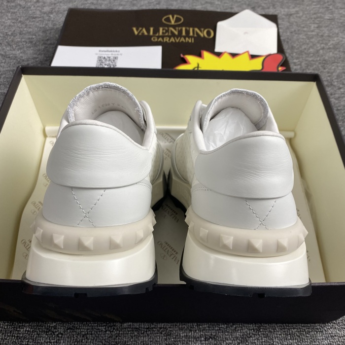 Men  𝑉*𝐴𝐿𝐸𝑁𝑇𝐼𝑁𝑂 Top Sneakers