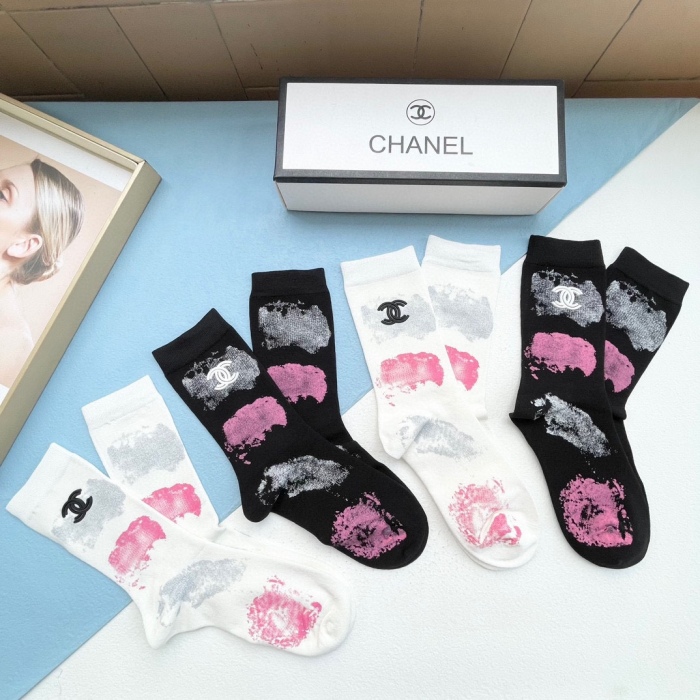 Socks 4 pairs