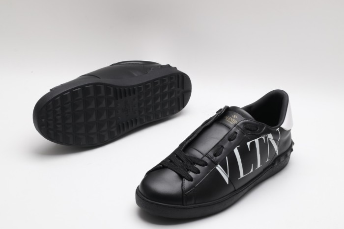 Men Women 𝑉*𝐴𝐿𝐸𝑁𝑇𝐼𝑁𝑂 Top Sneakers