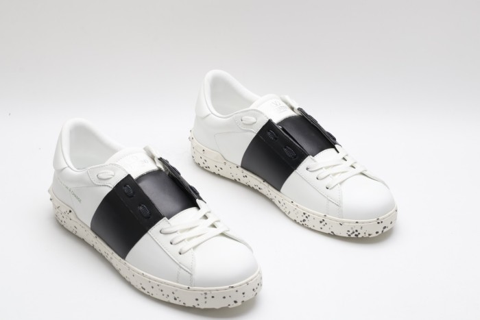 Men Women 𝑉*𝐴𝐿𝐸𝑁𝑇𝐼𝑁𝑂 Top Sneakers