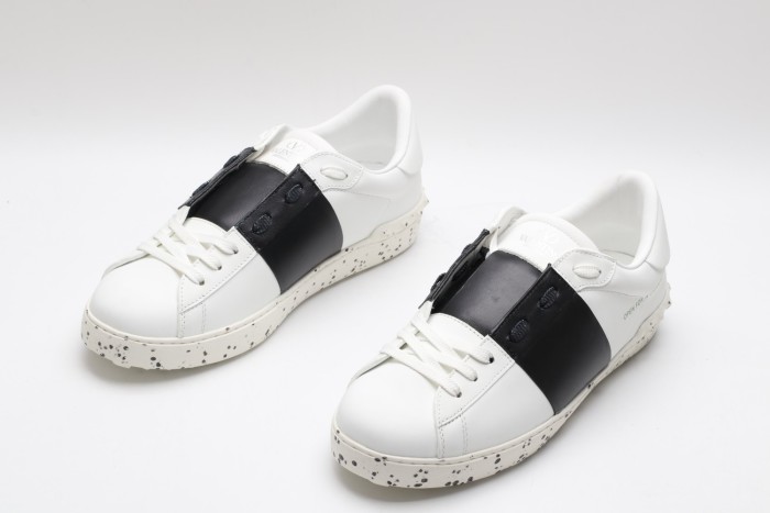 Men Women 𝑉*𝐴𝐿𝐸𝑁𝑇𝐼𝑁𝑂 Top Sneakers