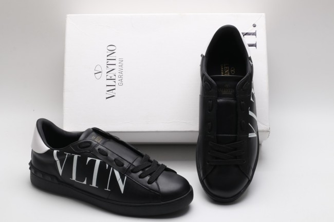 Men Women 𝑉*𝐴𝐿𝐸𝑁𝑇𝐼𝑁𝑂 Top Sneakers