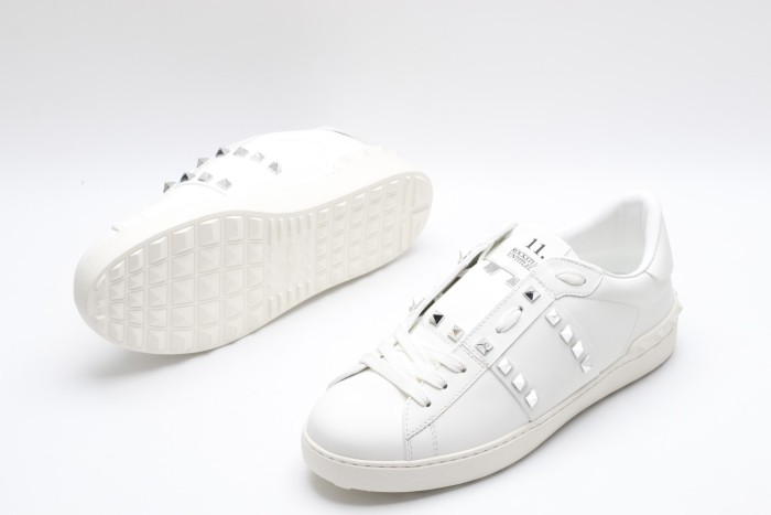 Men Women 𝑉*𝐴𝐿𝐸𝑁𝑇𝐼𝑁𝑂 Top Sneakers