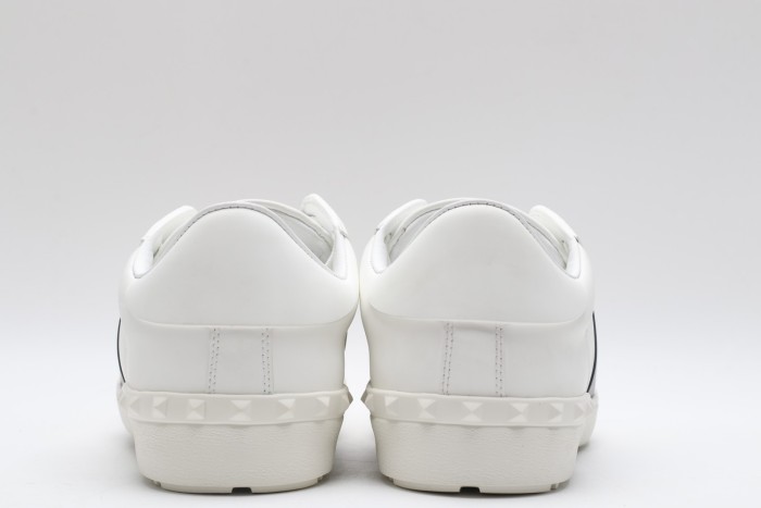Men Women 𝑉*𝐴𝐿𝐸𝑁𝑇𝐼𝑁𝑂 Top Sneakers