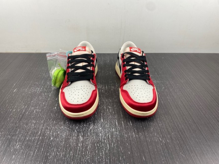 T*rophy R*oom x A*ir J*ordan 1 Low OG FN0432-017