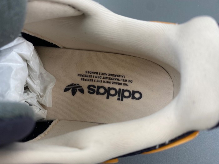 A*didas top sneakers IG6037