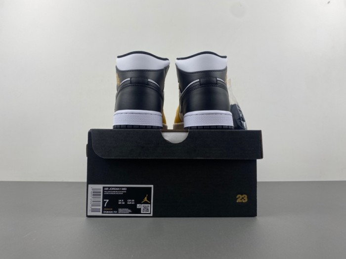 A*ir J*ordan 1 Mid DQ8426-701