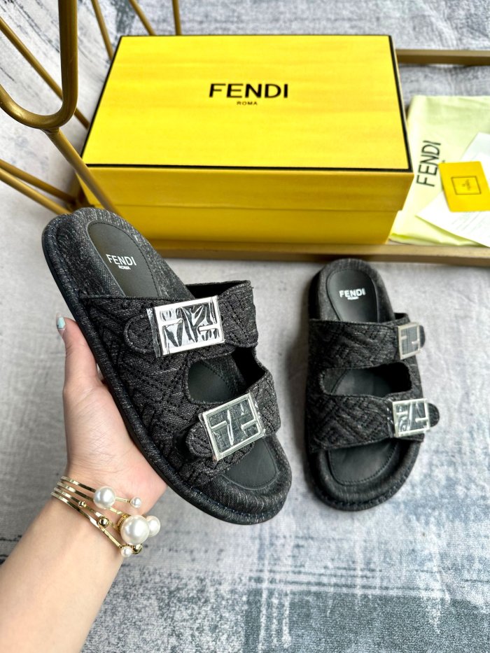 F*endi Top Sandals